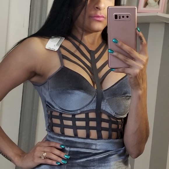 Velvet midi dress - Picture 2 of 3